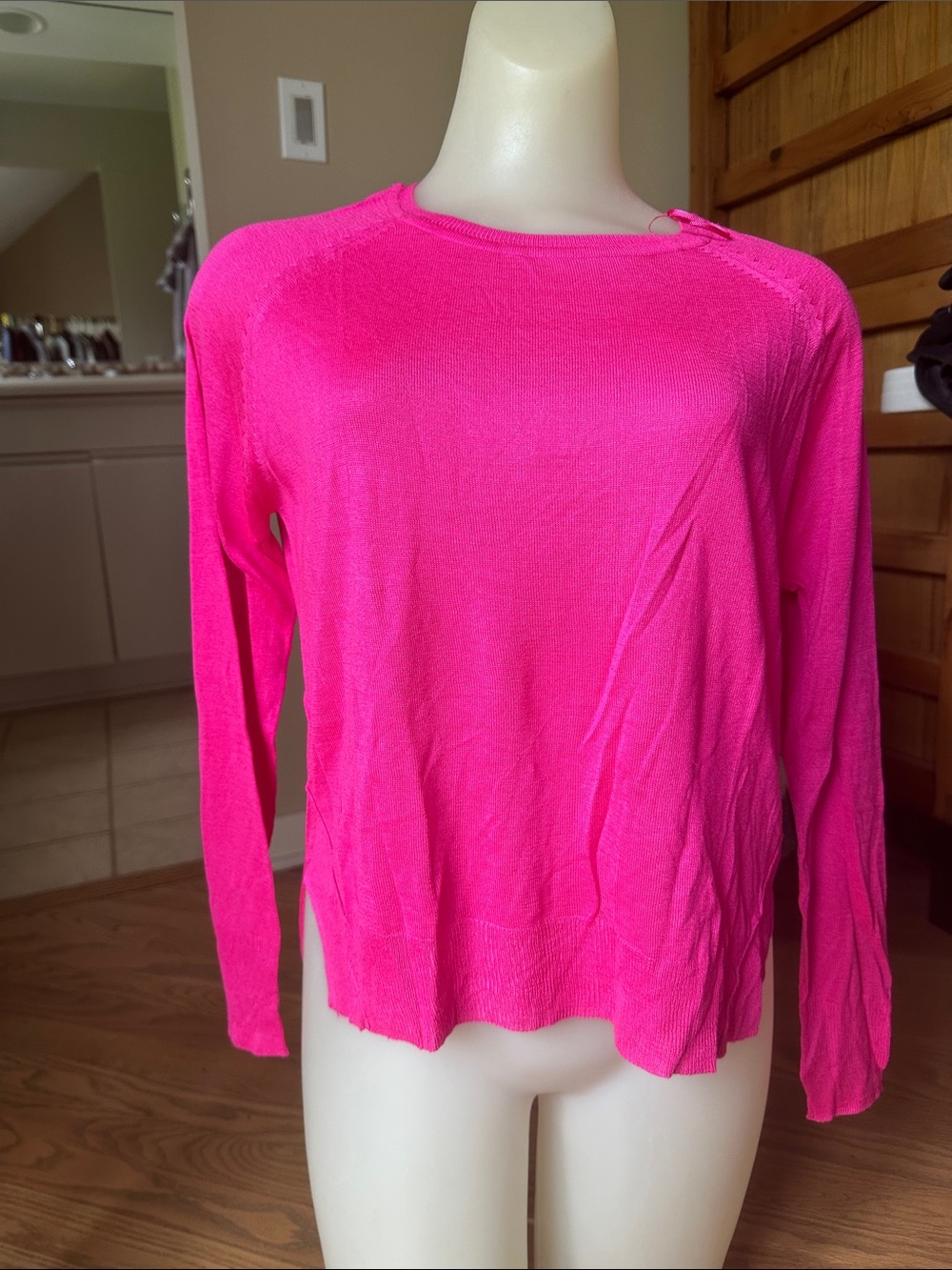 Bright Pink Women’s Lightweight Knit Top Zara Size small silk